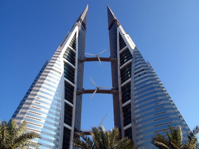 Üzerinde rüzgar türbini olan ilk gökdelenler Bahreyn'de.